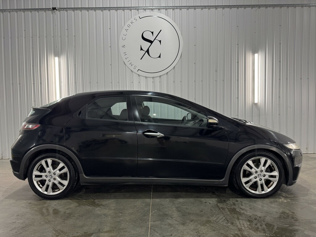 Honda Civic 1.8 I-vtec Es Gt Black #2