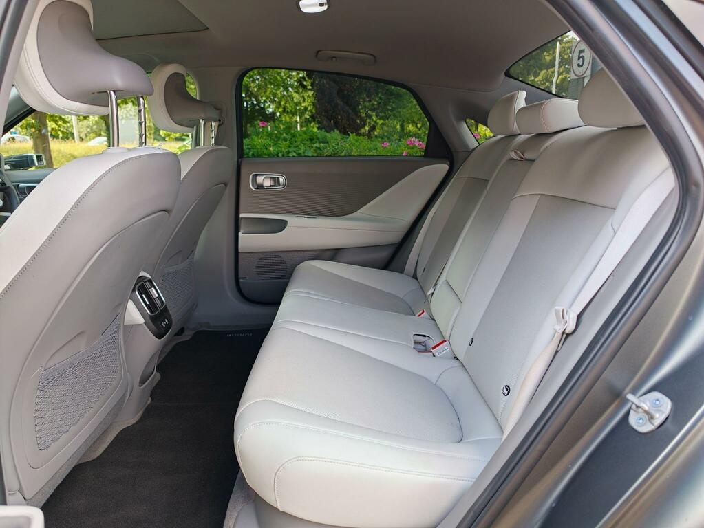 Hyundai Ioniq 6 77.4Kwh Ultimate Silver #9