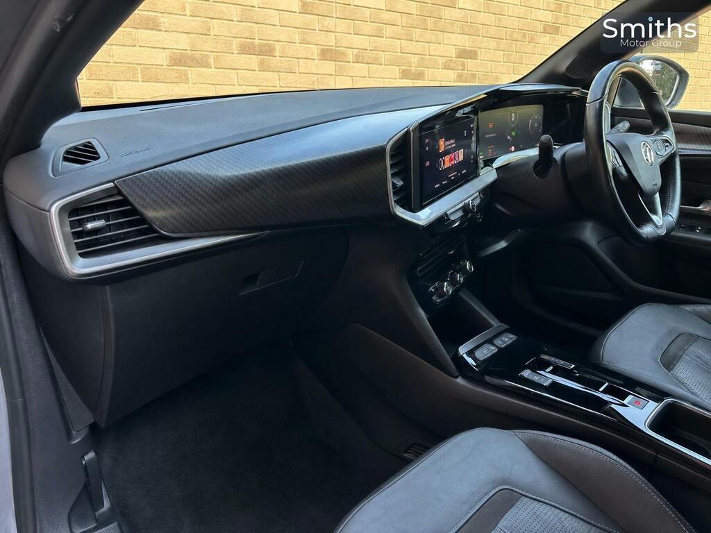 Vauxhall Mokka-e 50Kwh Sri Nav Premium White #14