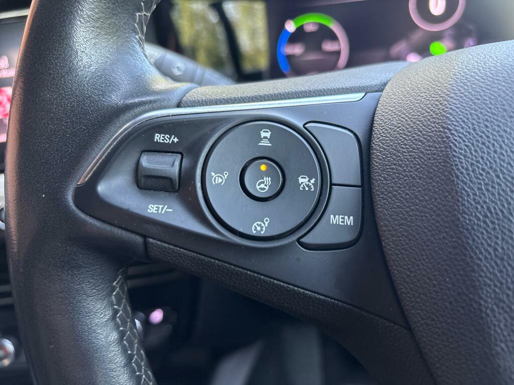 Vauxhall Mokka-e 50Kwh Sri Nav Premium White #22