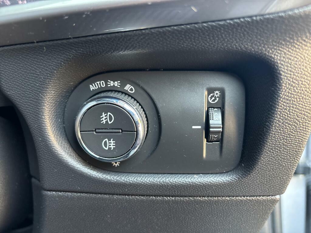 Vauxhall Mokka-e 50Kwh Sri Nav Premium White #20