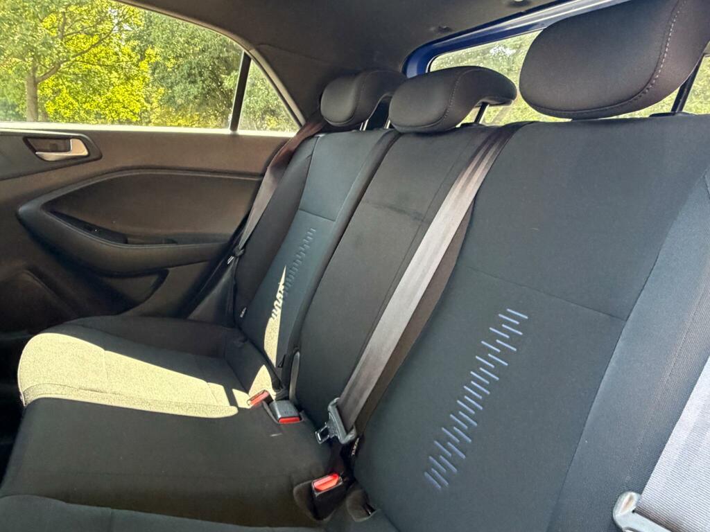 Hyundai I20 1.2 Se Red #8