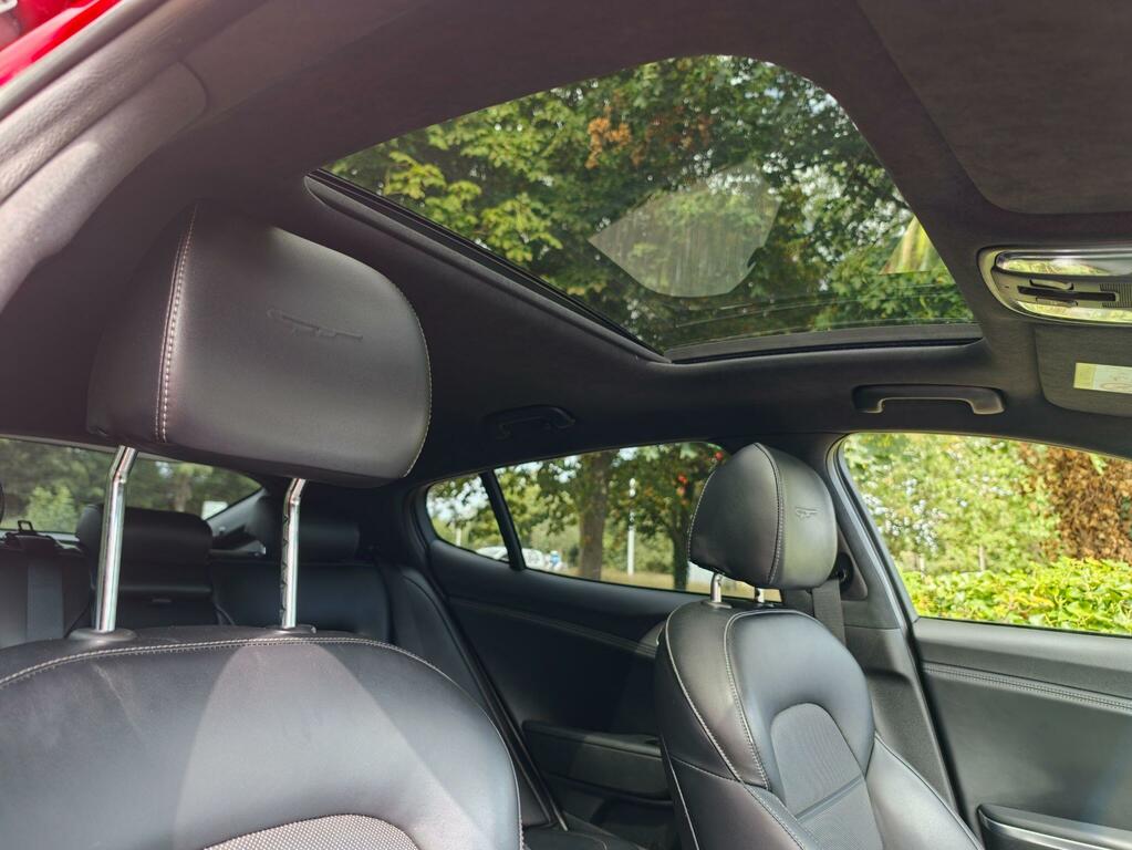 Kia Stinger 2.0 T-gdi Gt-line S White #13