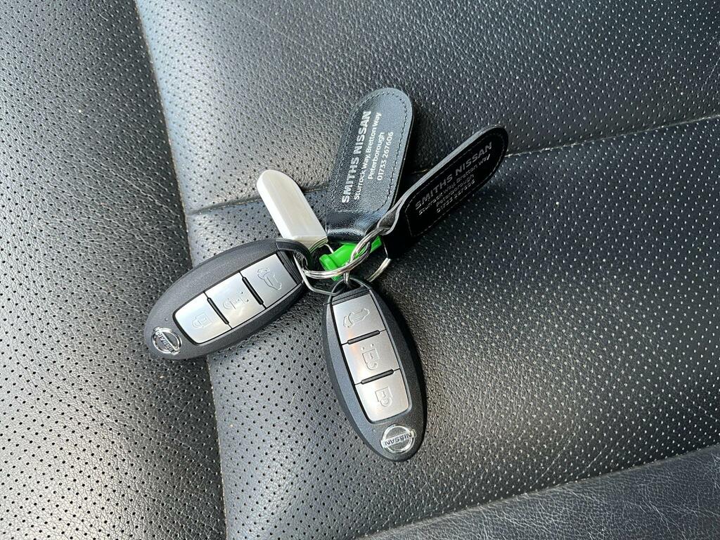 Nissan X-Trail Tekna Black #60