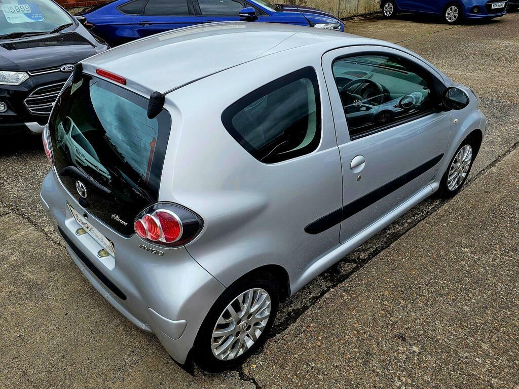Toyota Aygo 1.0 Blue Vvt-i 67 Bhp Blue #9