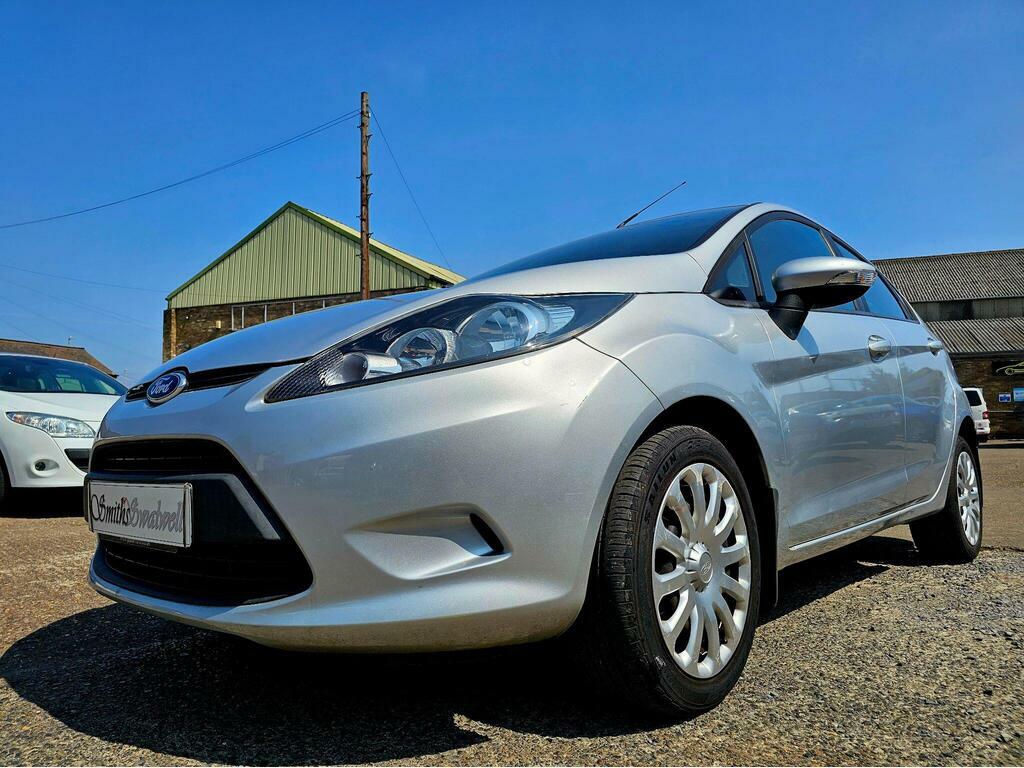 Ford Fiesta 1.25 Edge Silver #4