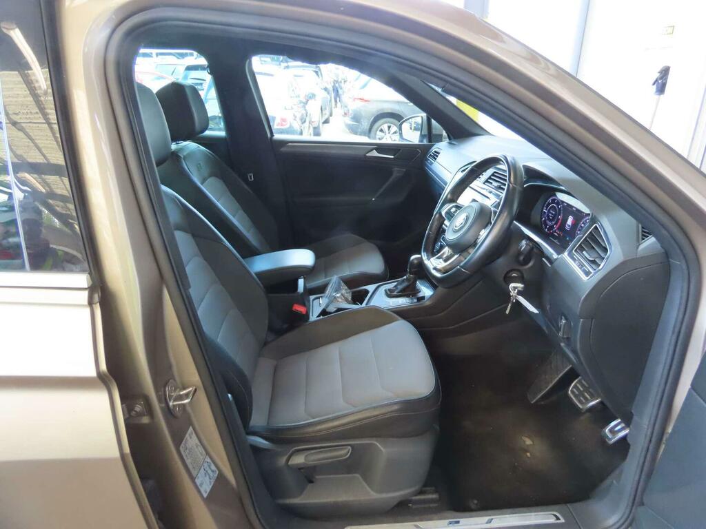 Volkswagen Tiguan 2.0 Tdi R-line Dsg Euro 6 Ss IGZ1387 Beige #3