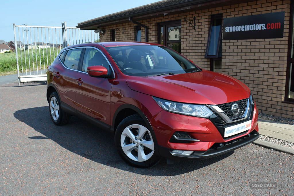Nissan Qashqai 1.3 Dig-t Acenta Premium Red