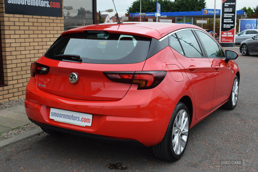 Vauxhall Astra 1.4I 16V Design Red #5