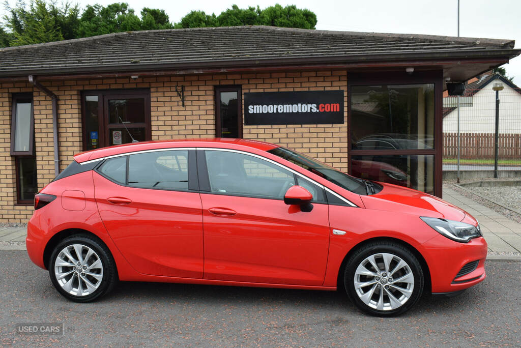 Vauxhall Astra 1.4I 16V Design Red #3