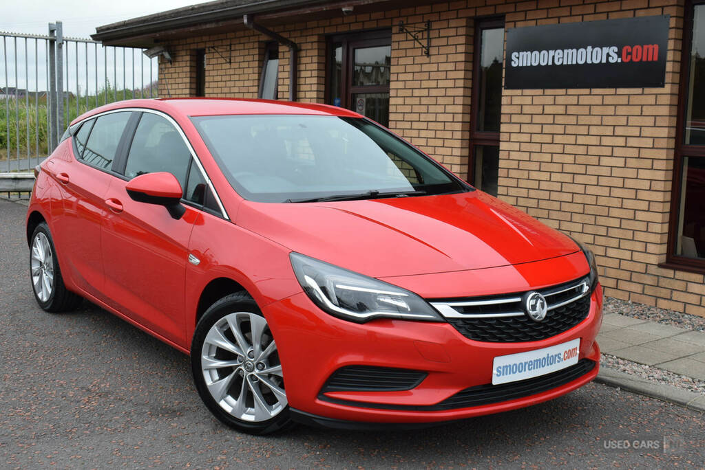 Vauxhall Astra 1.4I 16V Design Red