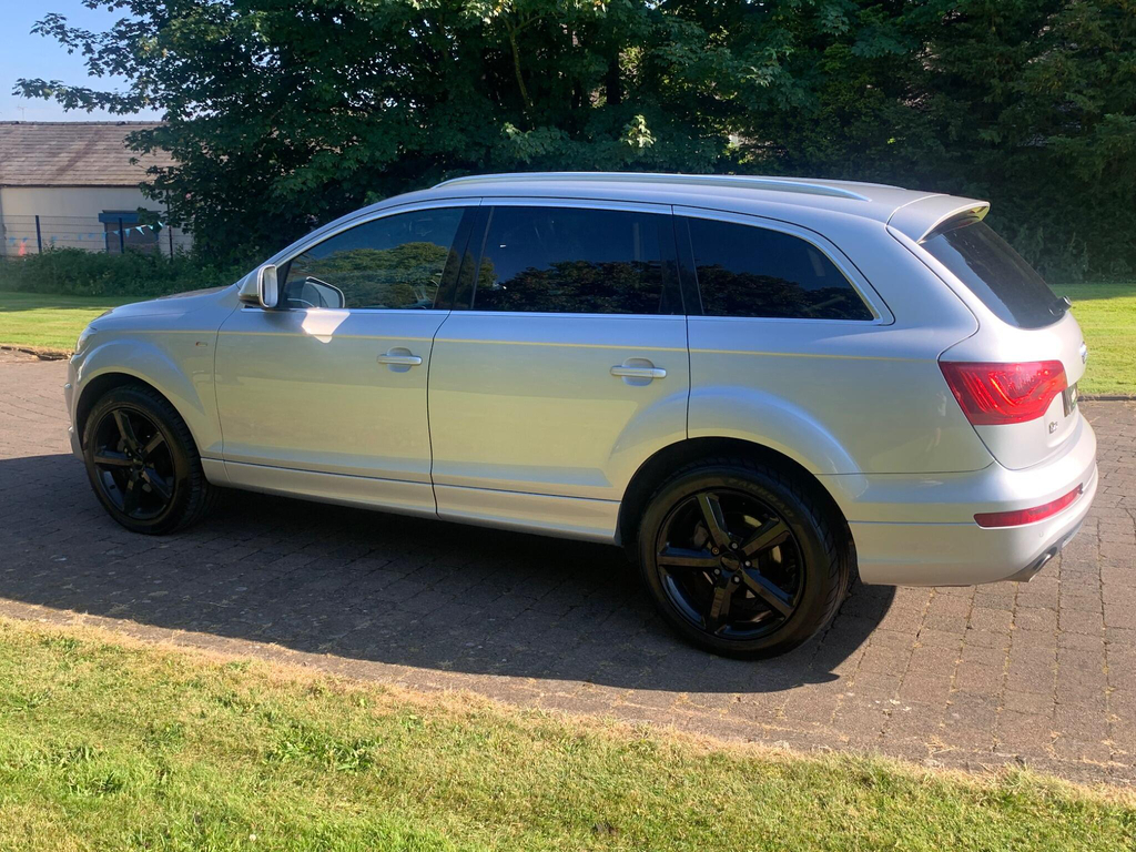 Audi Q7 Automatic White #17