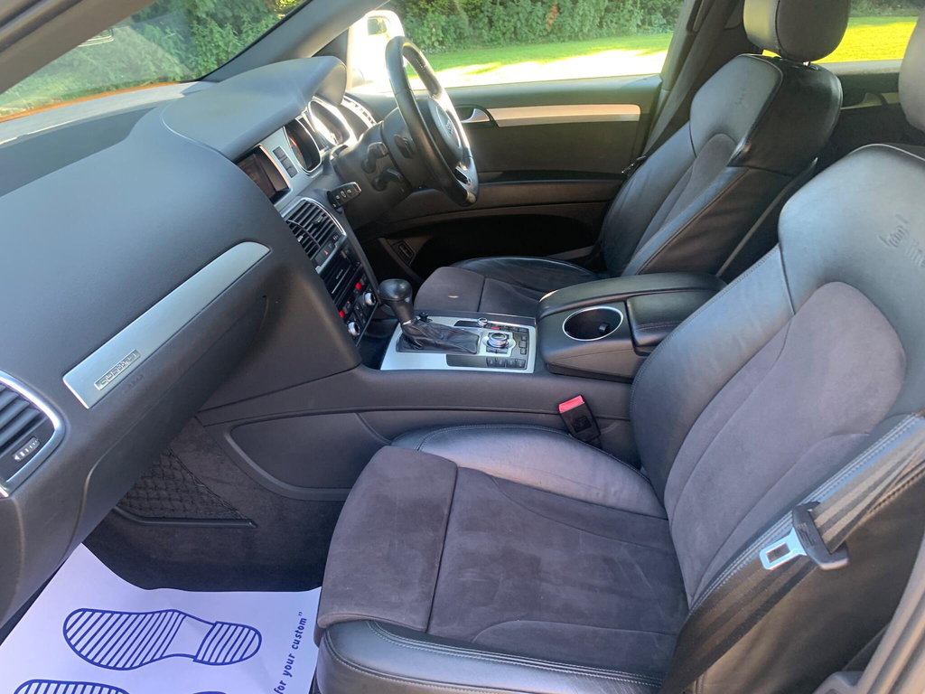 Audi Q7 Automatic White #33