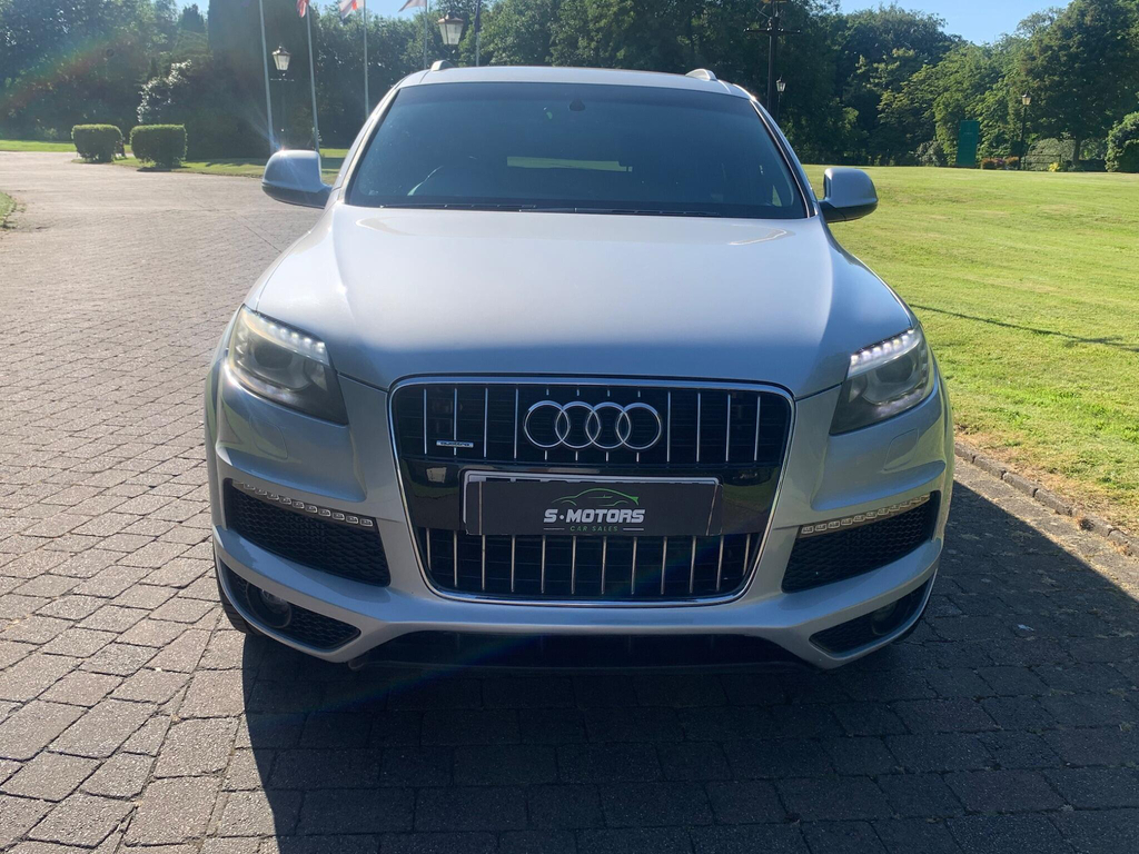 Audi Q7 Automatic White #24