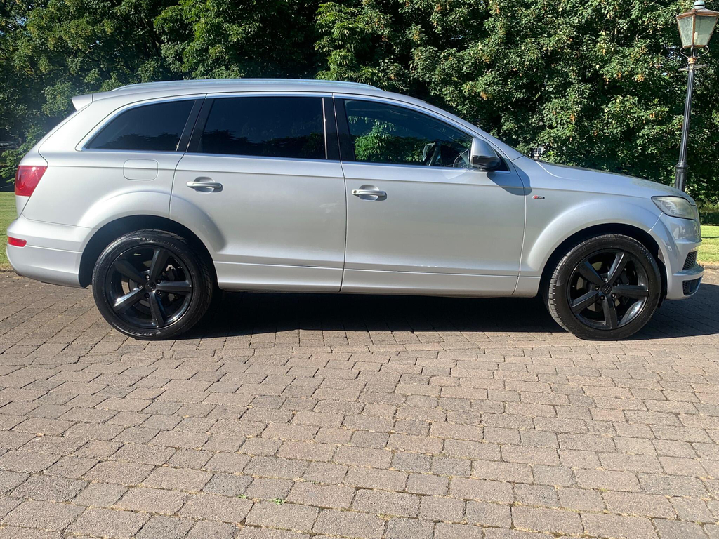 Audi Q7 Automatic White #8