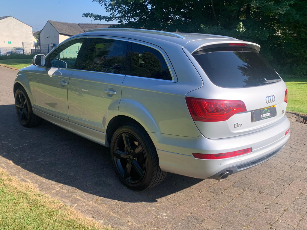 Audi Q7 Automatic White #19
