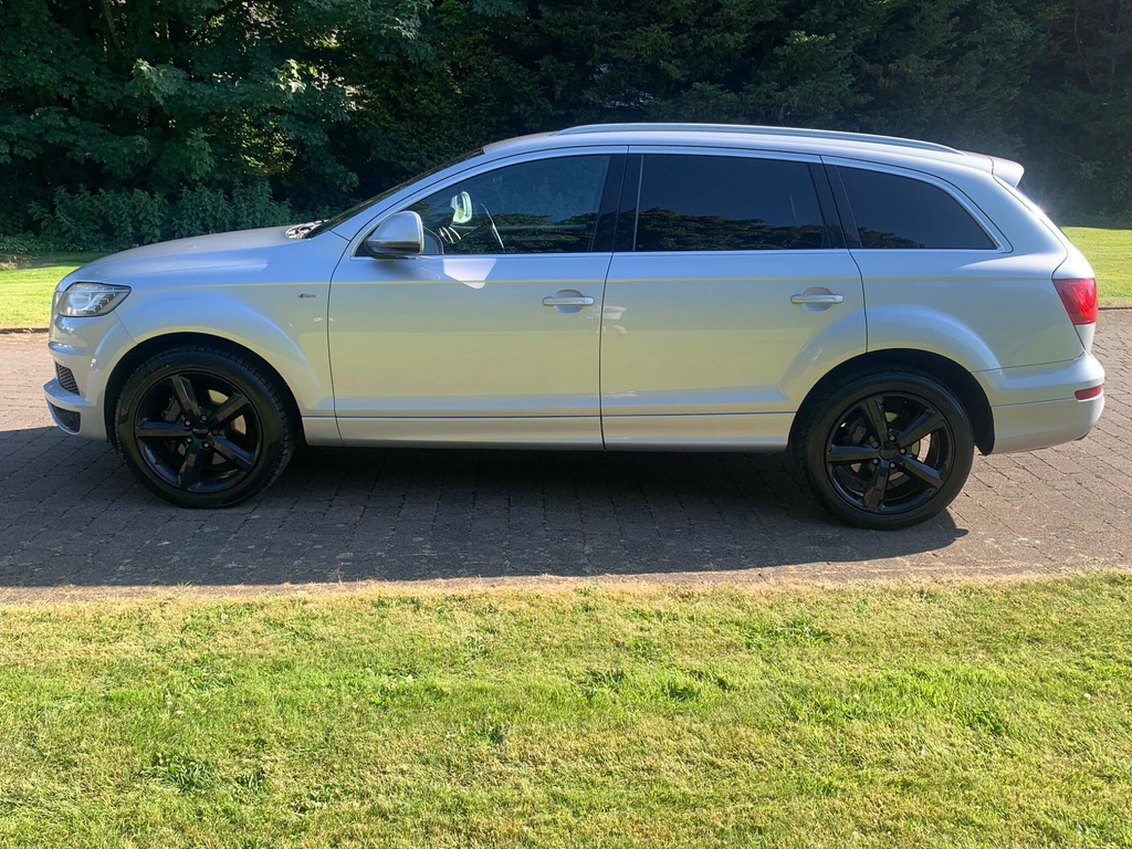 Audi Q7 Automatic White #16
