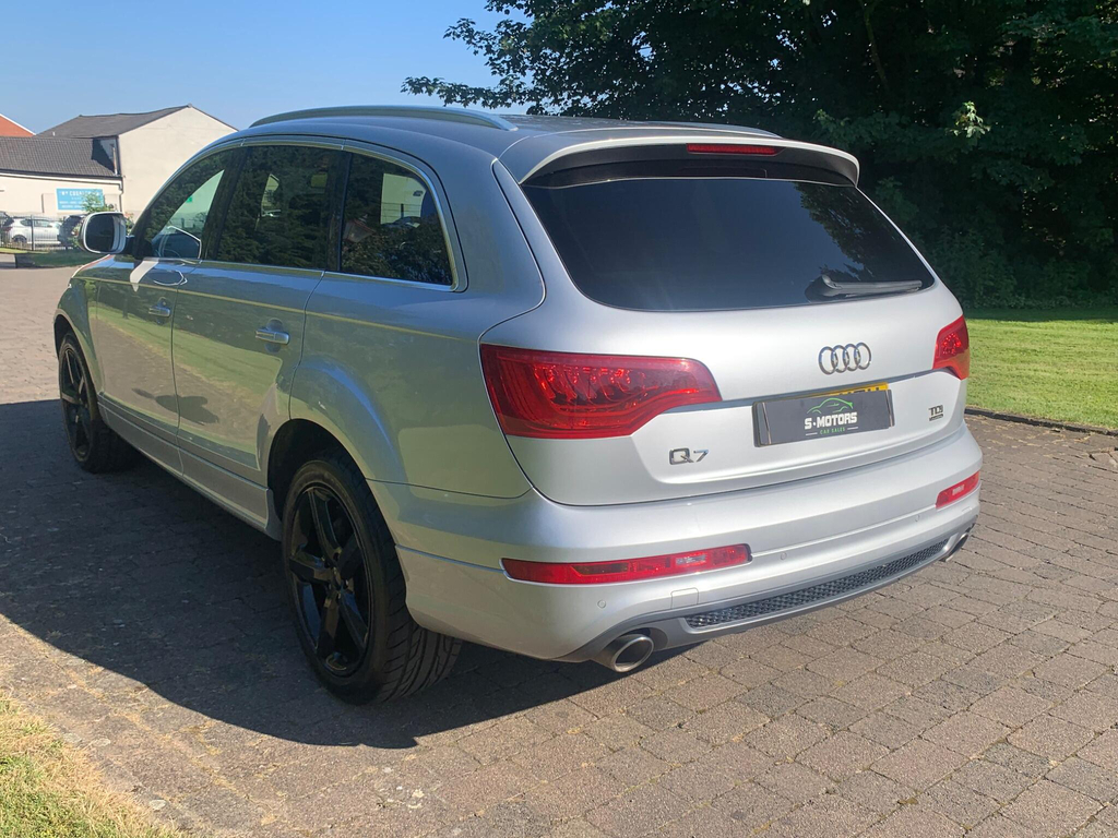 Audi Q7 Automatic White #20