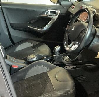 Peugeot 2008 2018 1.2 Puretech Allure Suv Eur Black #7