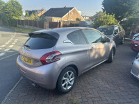 Peugeot 208 1.4 E-hdi Allure Pink #6