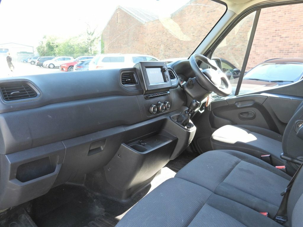 Renault Master Lwb Fwd Lm35dci 135 Business Medium Roof Van White #13