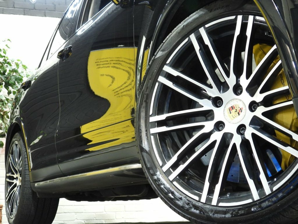 Porsche Cayenne 4L Turbo S YT16EBA Black #5