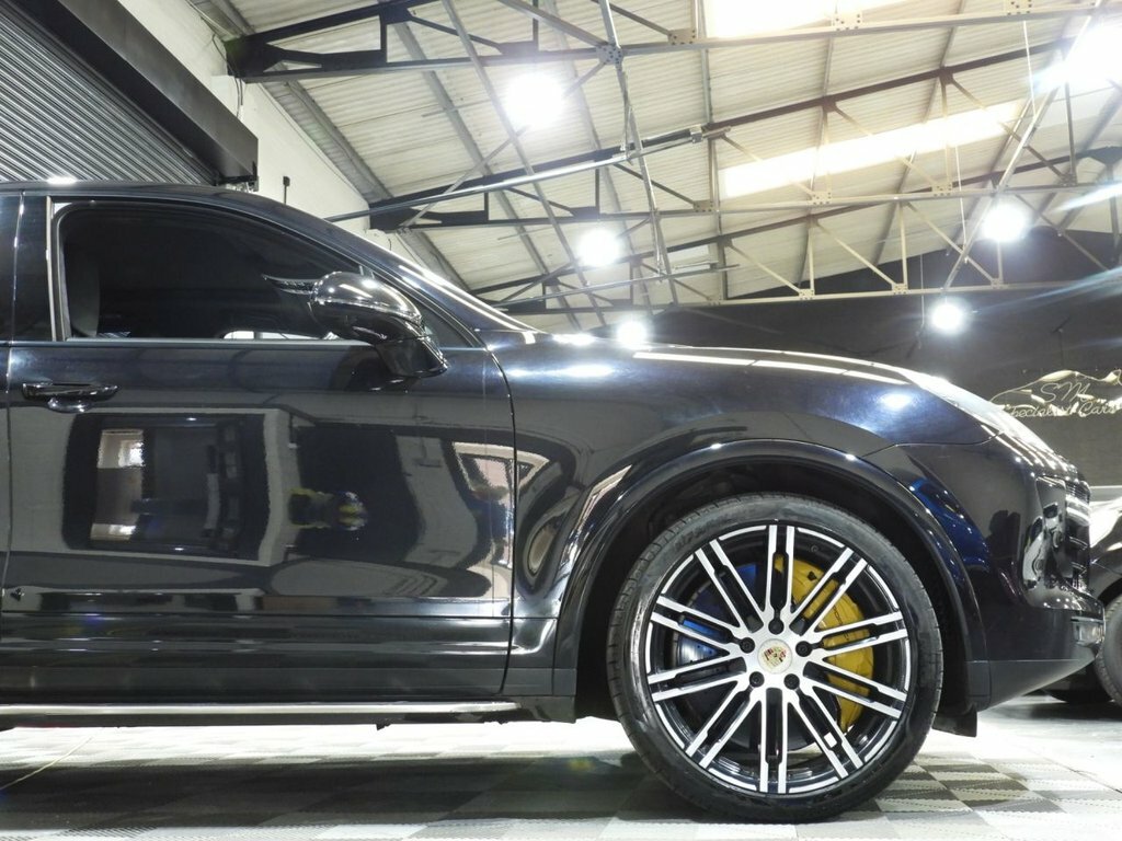 Porsche Cayenne 4L Turbo S YT16EBA Black #2