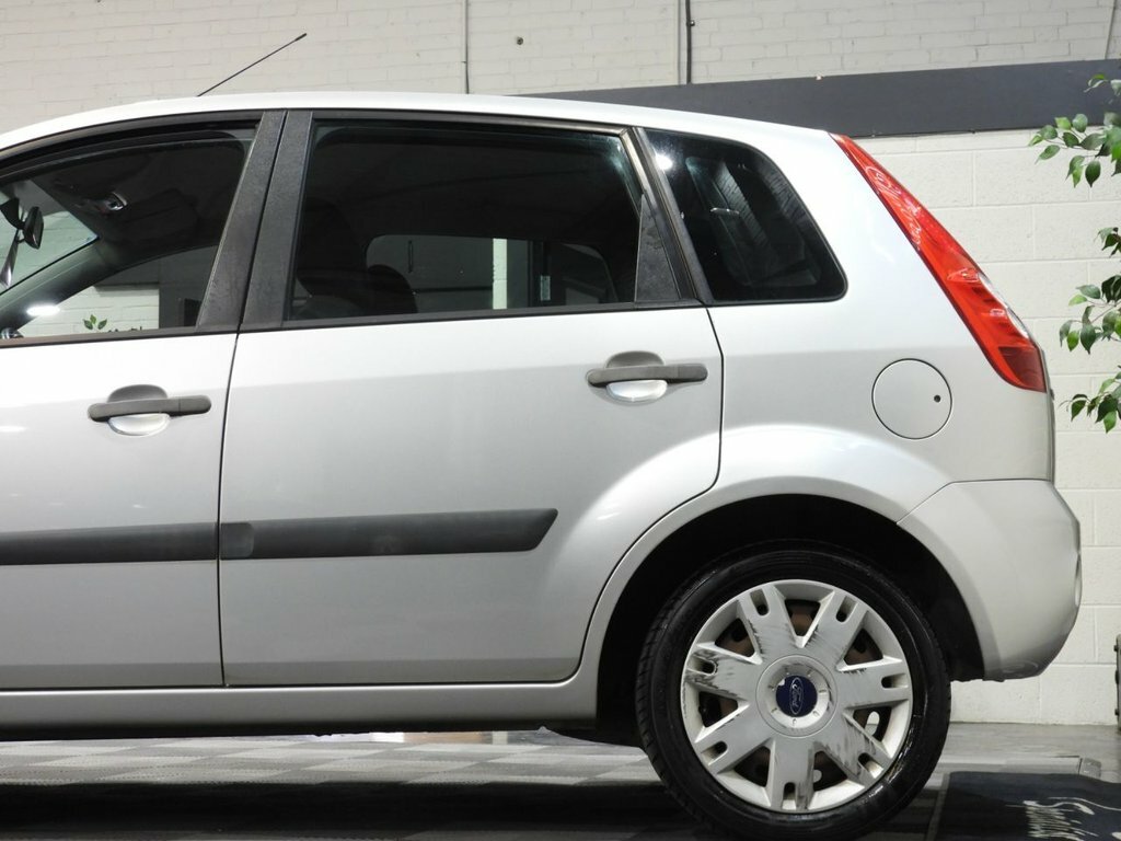 Ford Fiesta 1.6 Zetec S Awesome Car. A One Off 44,000 Mile Black #15