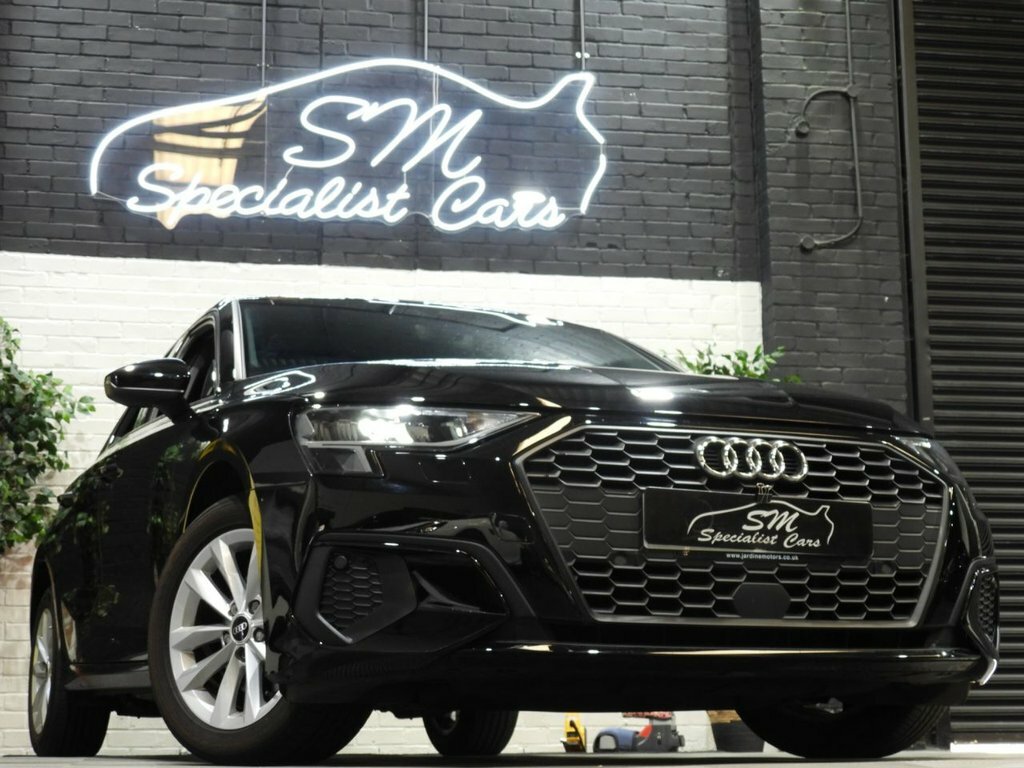 Audi A3 1L Technik Black #3