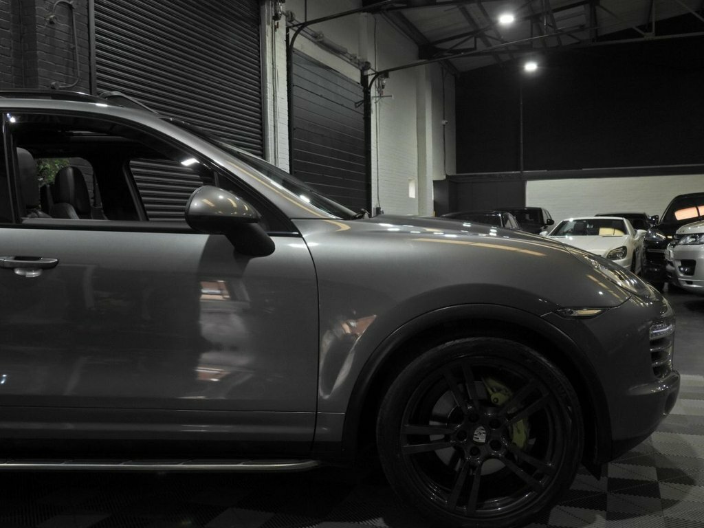 Porsche Cayenne 3L Null Silver #24