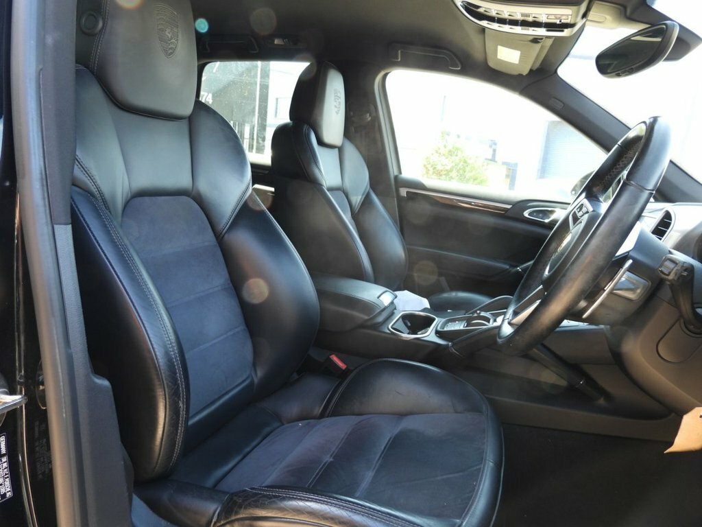 Porsche Cayenne 3L Platinum Edition Black #4
