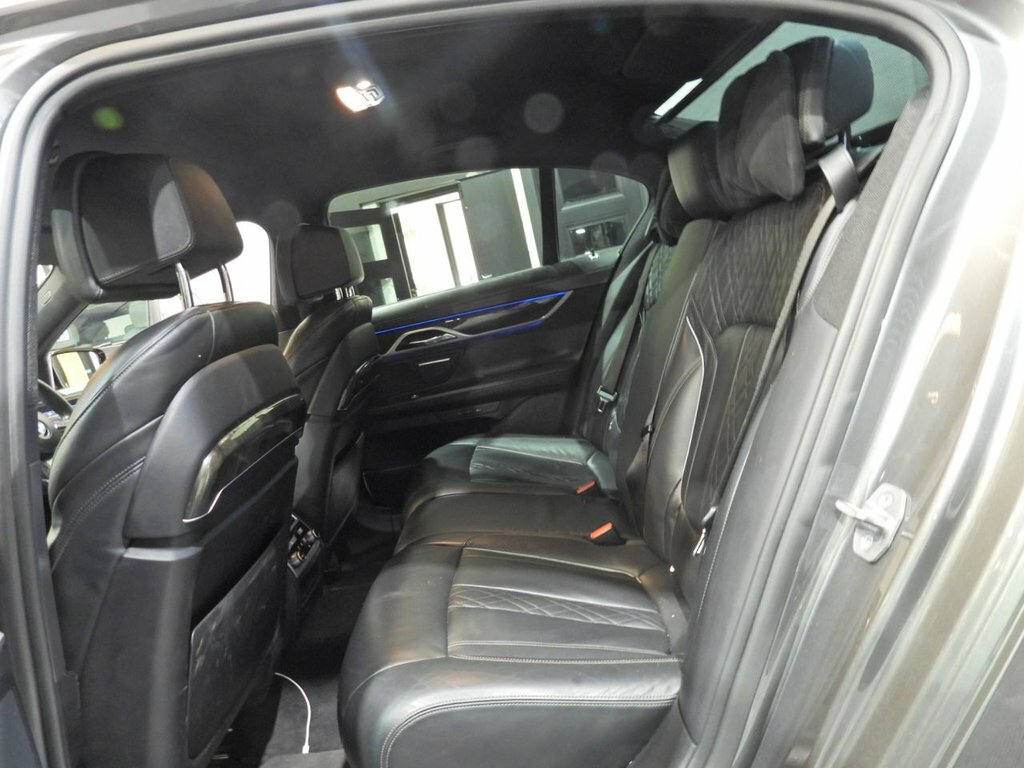 BMW 7 Series Silver #20
