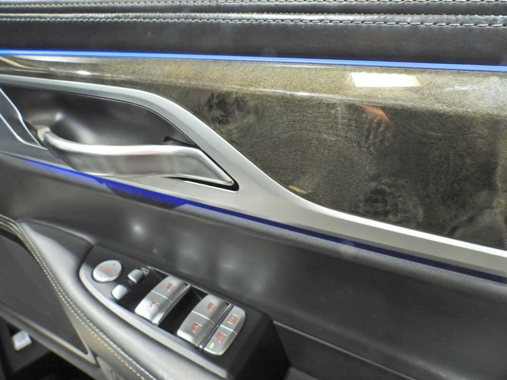 BMW 7 Series Silver #26