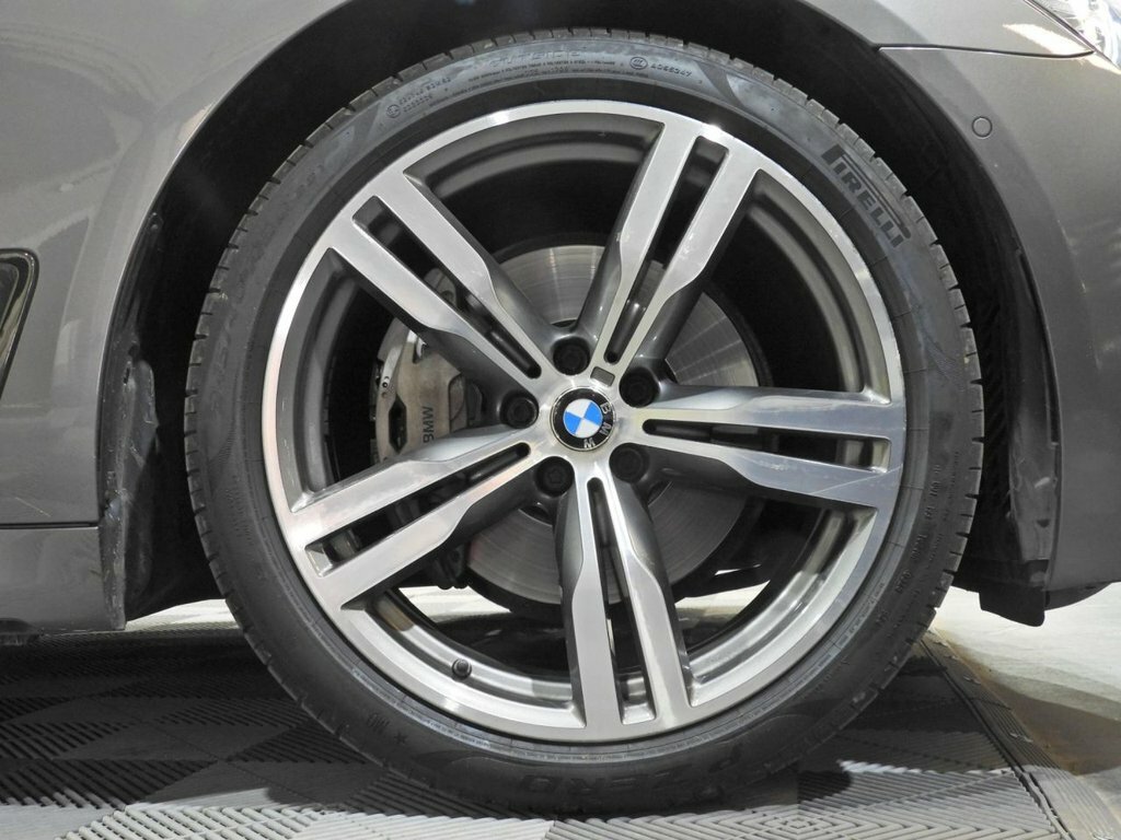 BMW 7 Series Silver #10
