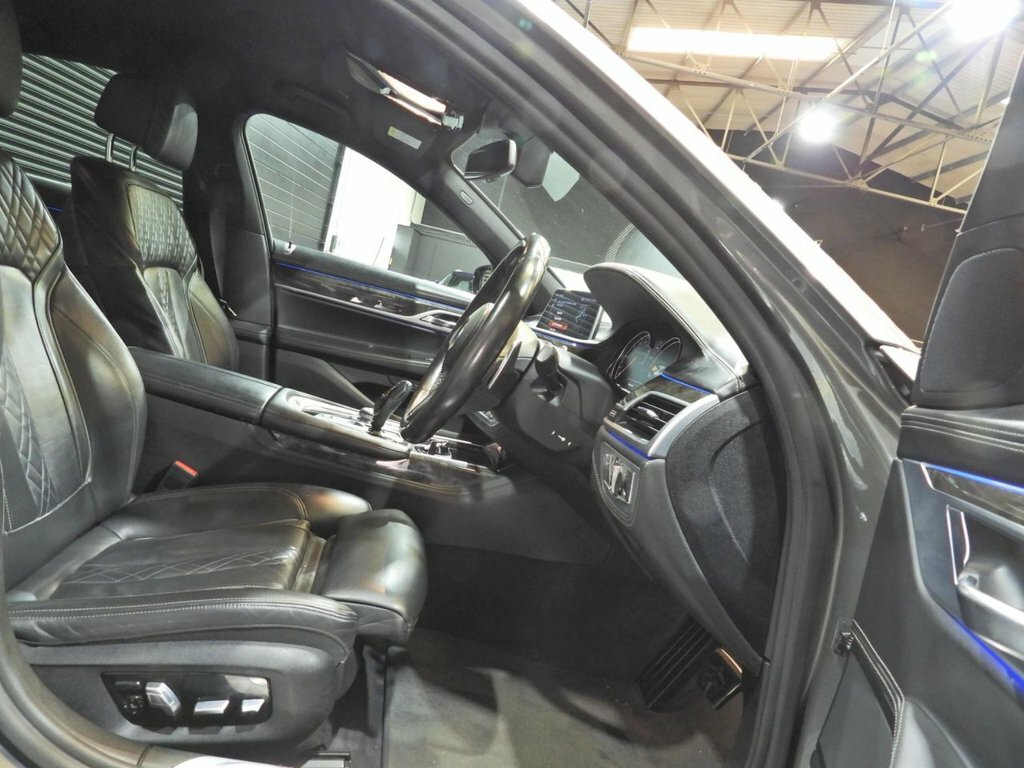 BMW 7 Series Silver #25