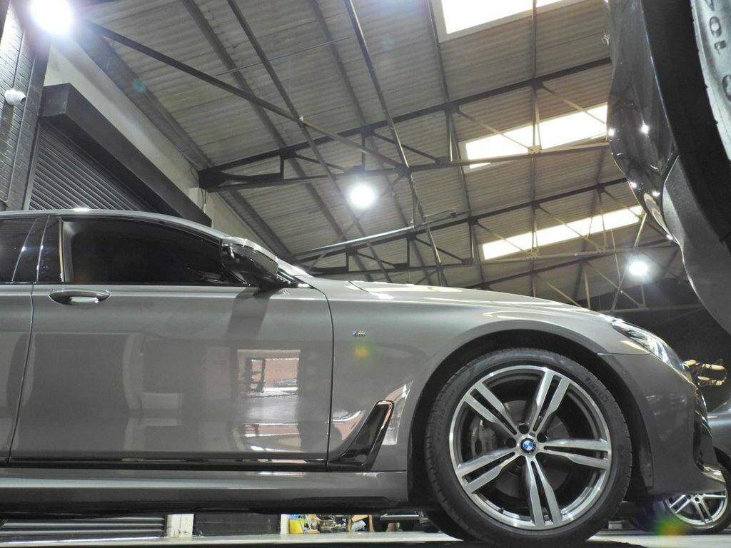 BMW 7 Series Silver #7