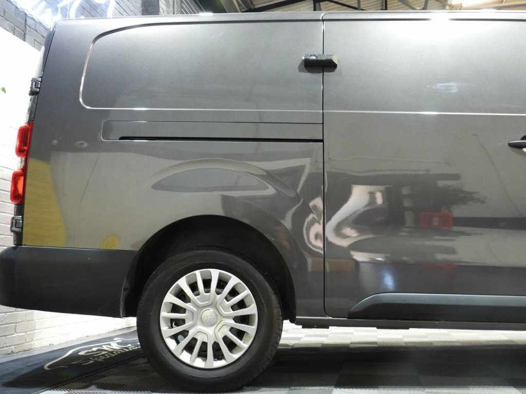 Toyota PROACE 2L 2.0D Design Medium Panel Van 6Dr White #20