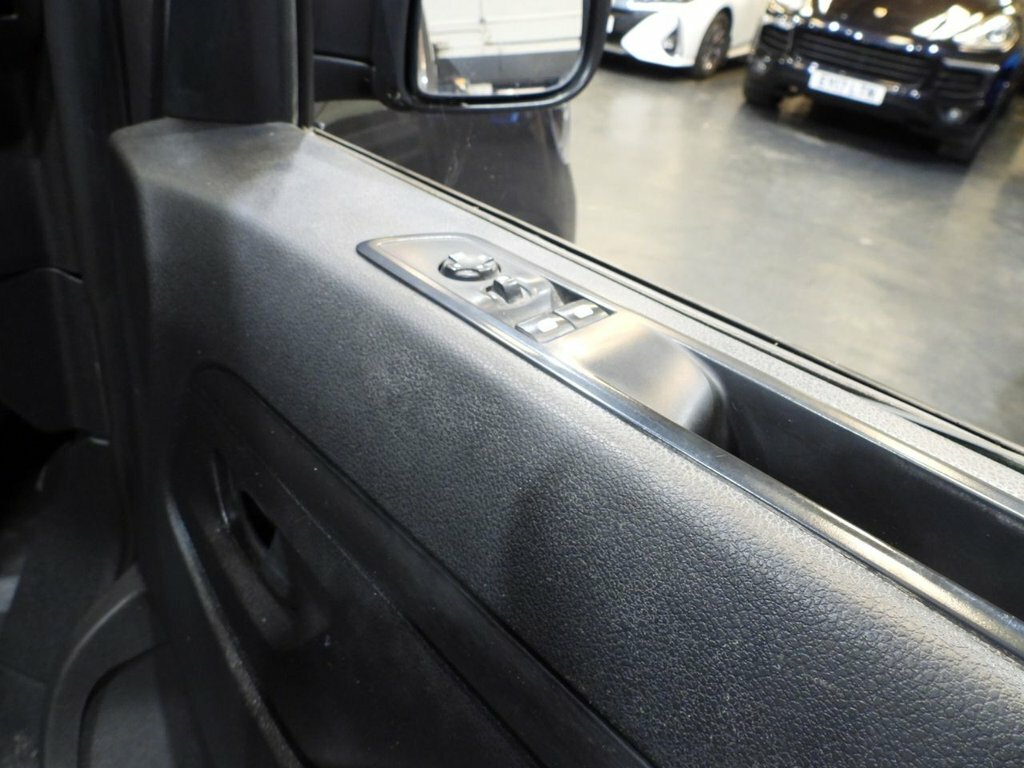 Toyota PROACE 2L 2.0D Design Medium Panel Van 6Dr White #26