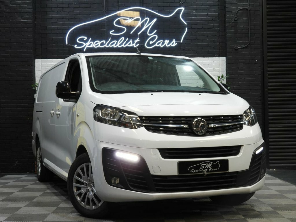 Vauxhall Vivaro 1.5L Pro 6Dr White
