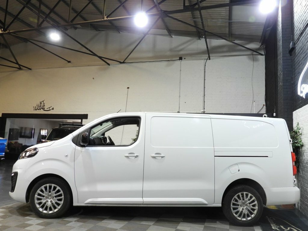 Vauxhall Vivaro 1.5L Pro 6Dr White #2