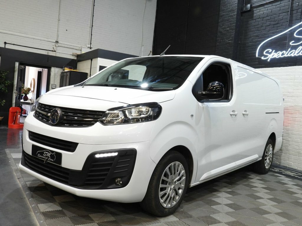 Vauxhall Vivaro 1.5L Pro 6Dr White #3