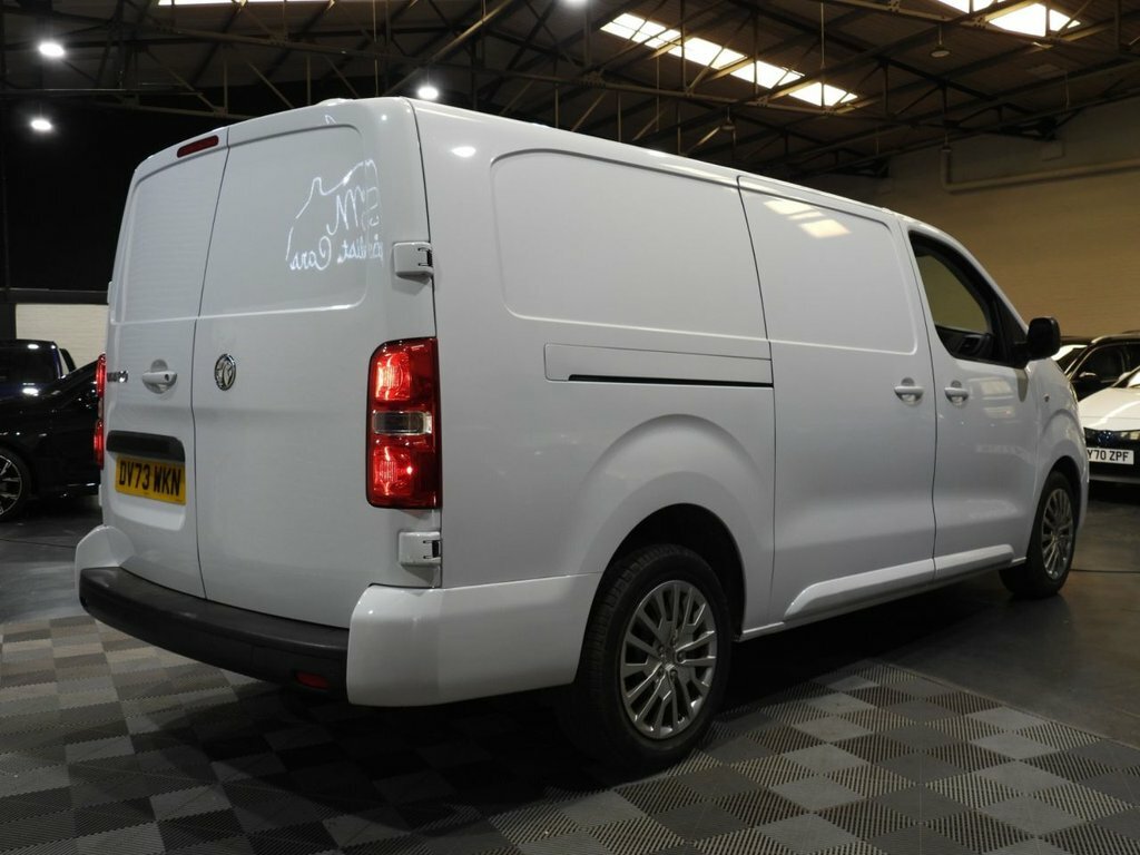 Vauxhall Vivaro 1.5L Pro 6Dr White #4