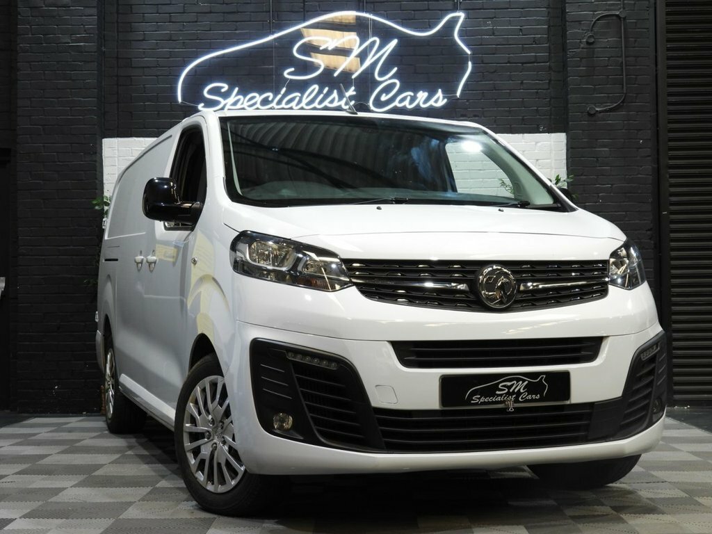 Vauxhall Vivaro 1.5L Pro 6Dr White