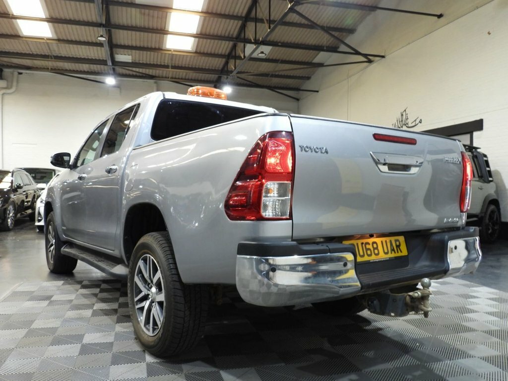 Toyota HILUX 2.4L Invincible Silver #5