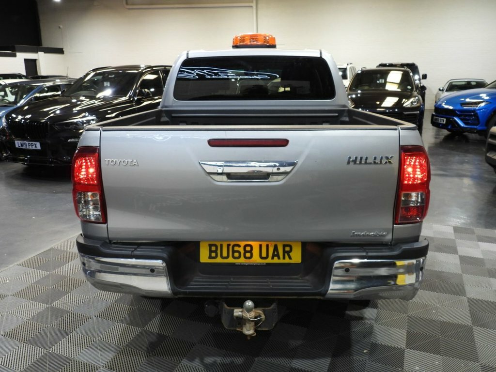 Toyota HILUX 2.4L Invincible Silver #6