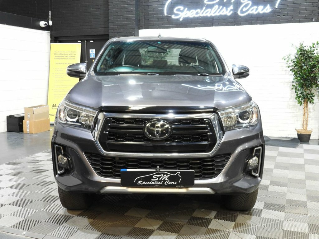 Toyota HILUX 2.4L Invincible X Grey #5