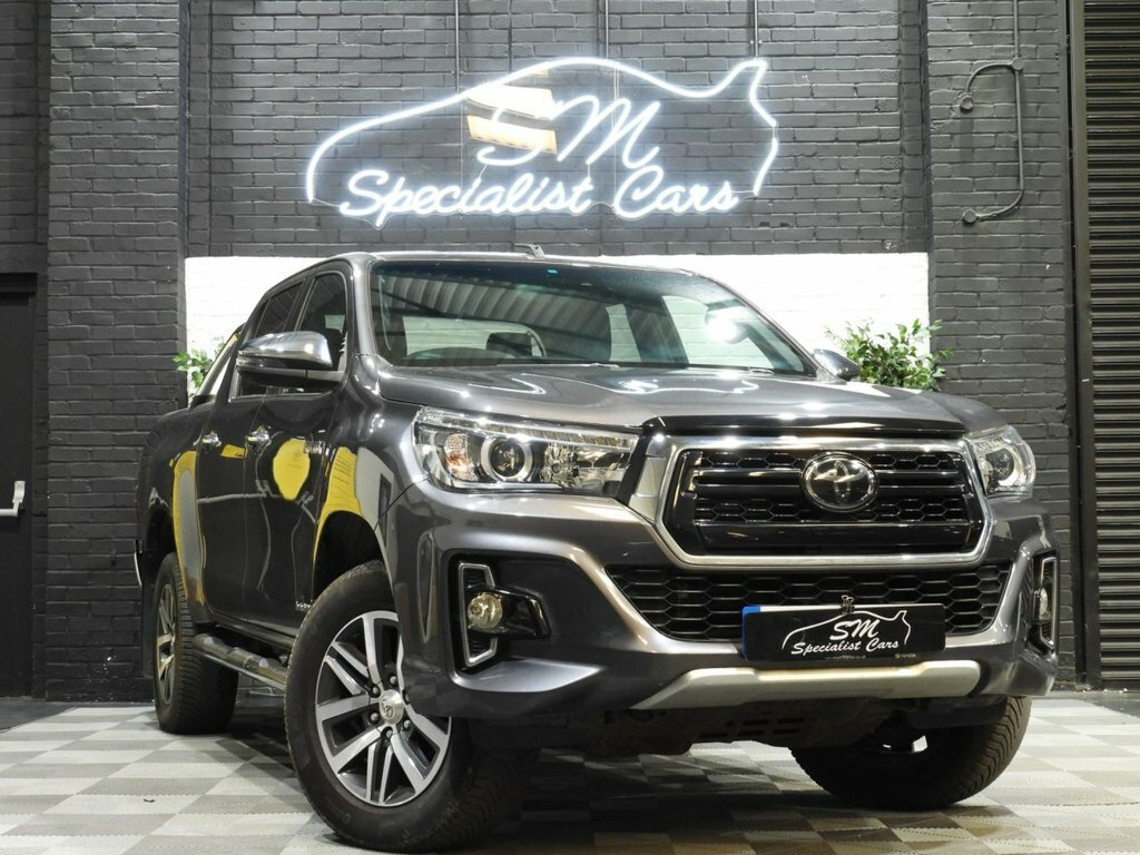 Toyota HILUX 2.4L Invincible X Grey