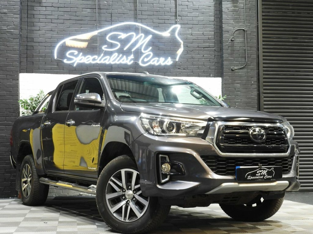 Toyota HILUX 2.4L Invincible X Grey #4