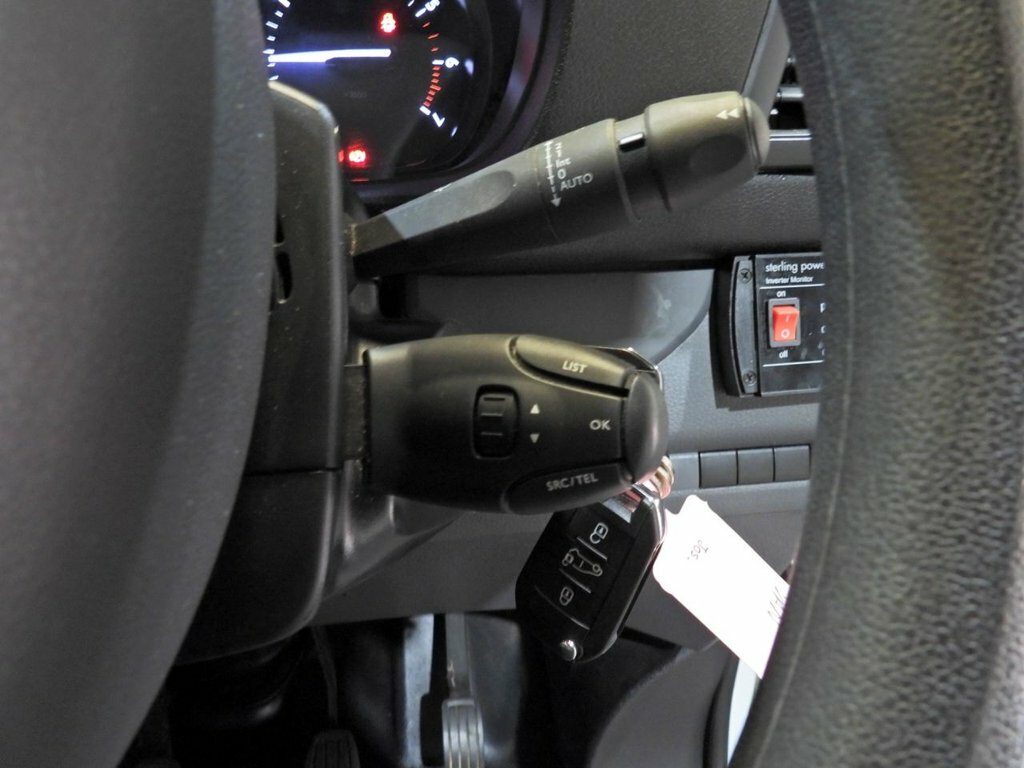 Fiat Scudo 2L Tecnico 6Dr White #37