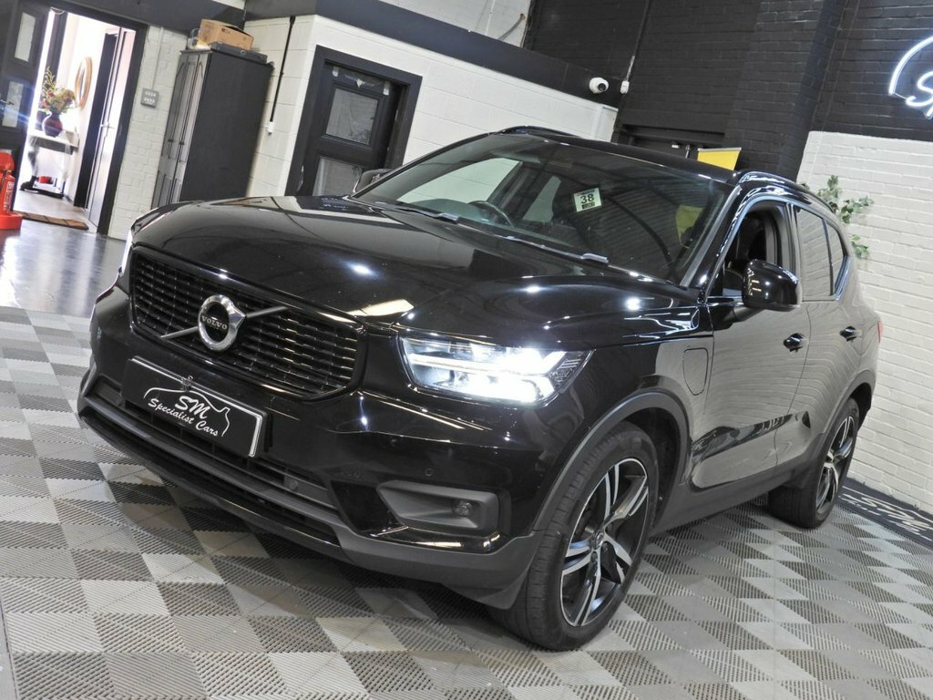 Volvo XC40 1.5L R-design Black #2